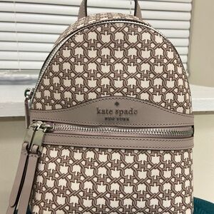 NWOT Kate Spade Beige and White Patterned Backpack